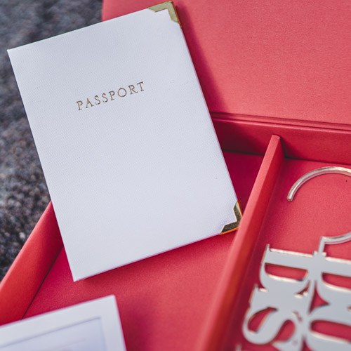 travel kit sposi passaporto personalizzato